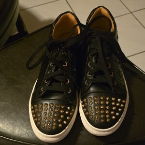 Jitai Mens Fashion Sneakers EUC